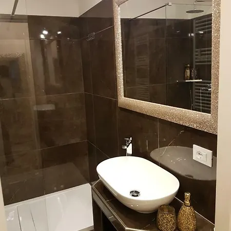 Momo Vatican Museums Apartmán *